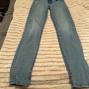 American Eagle Outfitters Women’s Skinny Jeans in Light Blue Wash